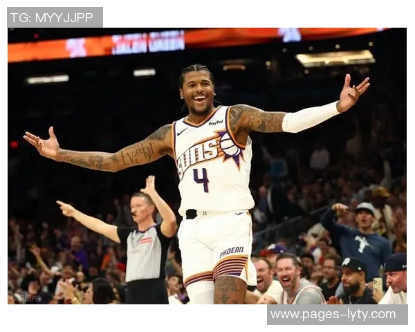 杰伦格林接受采访时被罗伊斯奥尼尔庆祝撞飞引发热议 杰伦格林接受采访时被罗伊斯奥尼尔庆祝撞飞引发热议